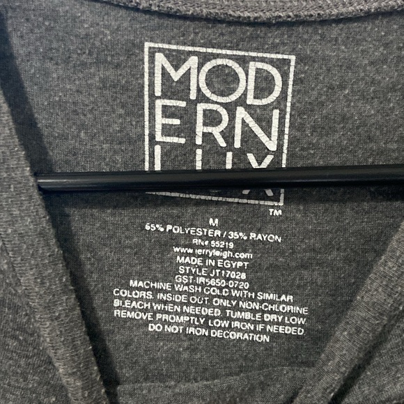 Modern Lux grey T shirt, medium - Picture 3 of 3